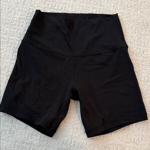 Lululemon black Women's High-Waisted biker short
